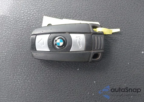 2015 BMW X1 xDrive28I z USA, uszkodzony, nr VIN WBAVL1C57FVY26654